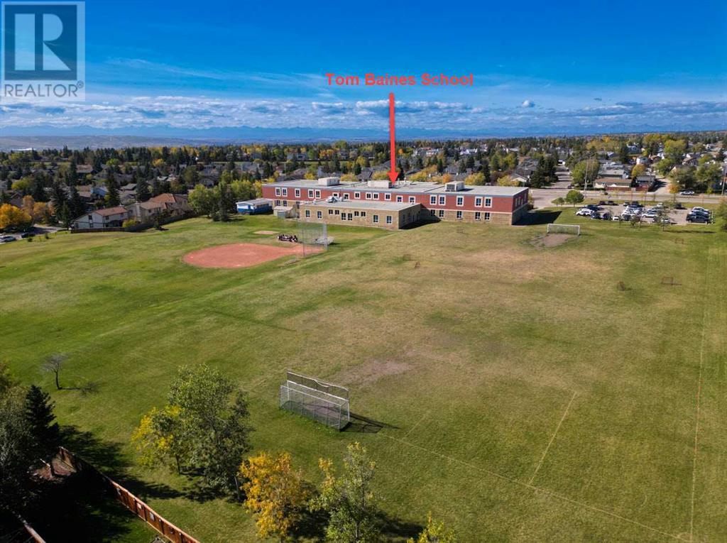 Single Family House for Sale in  Edgeridge Way NW Edgemont Calgary 