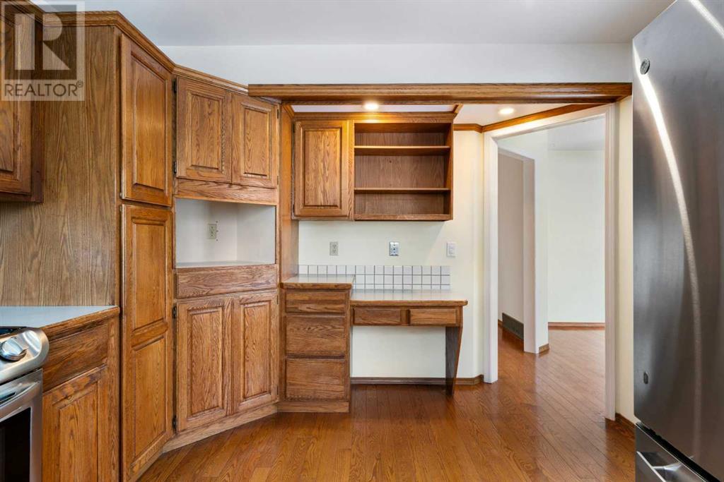 Single Family House for Sale in  Edgeridge Way NW Edgemont Calgary 