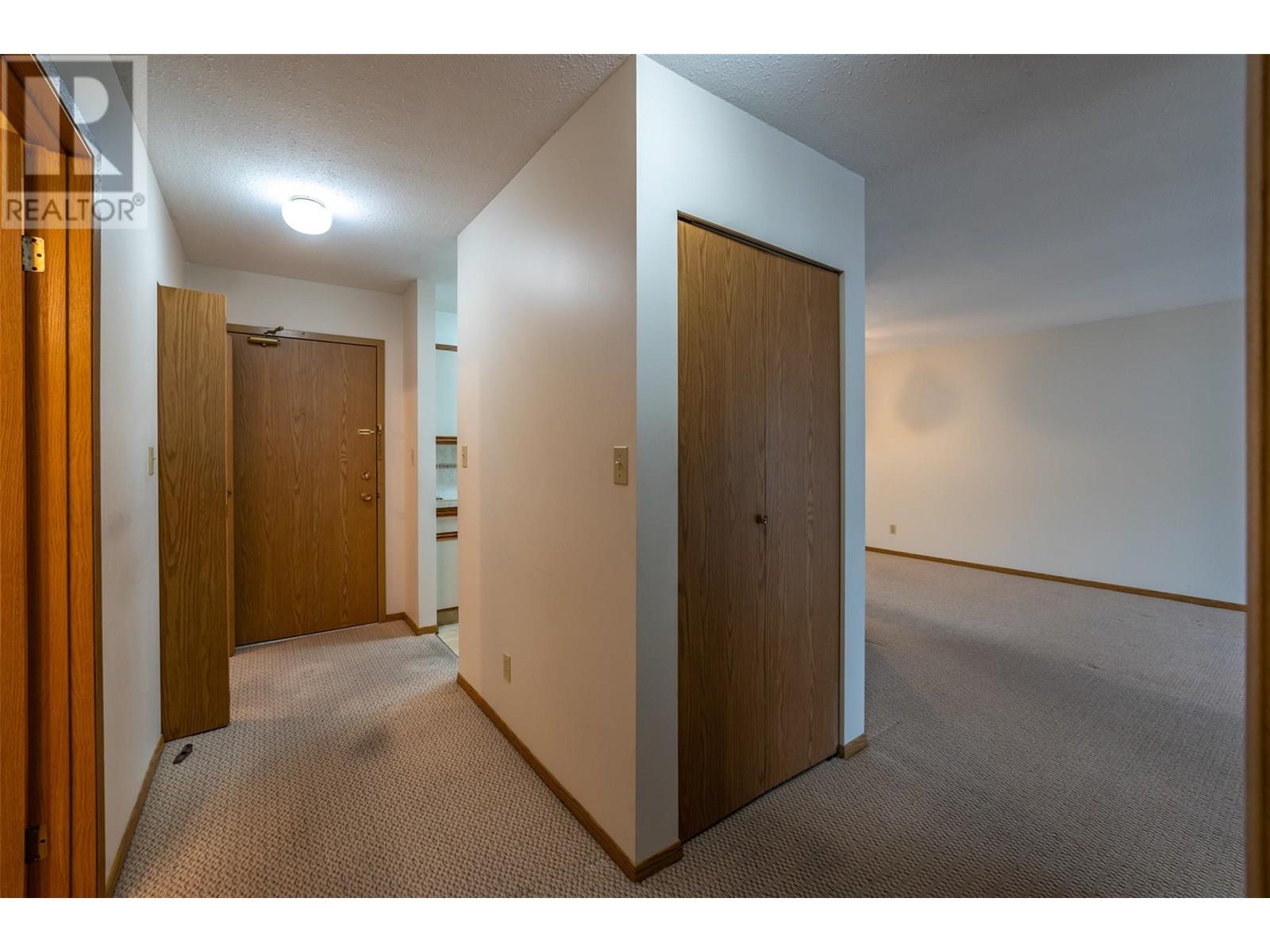 404 284 YORKTON Avenue, Penticton