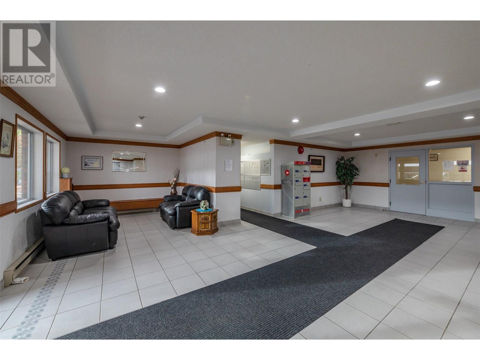 404 284 YORKTON Avenue, Penticton