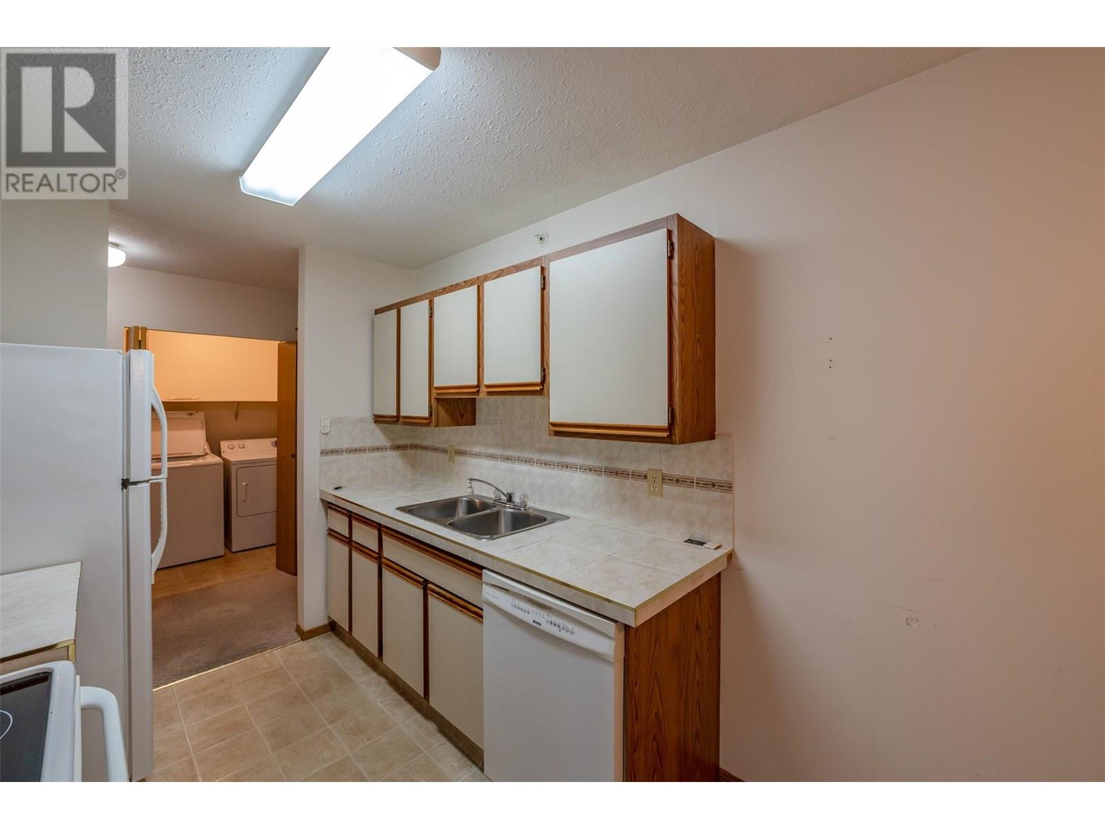 404 284 YORKTON Avenue, Penticton