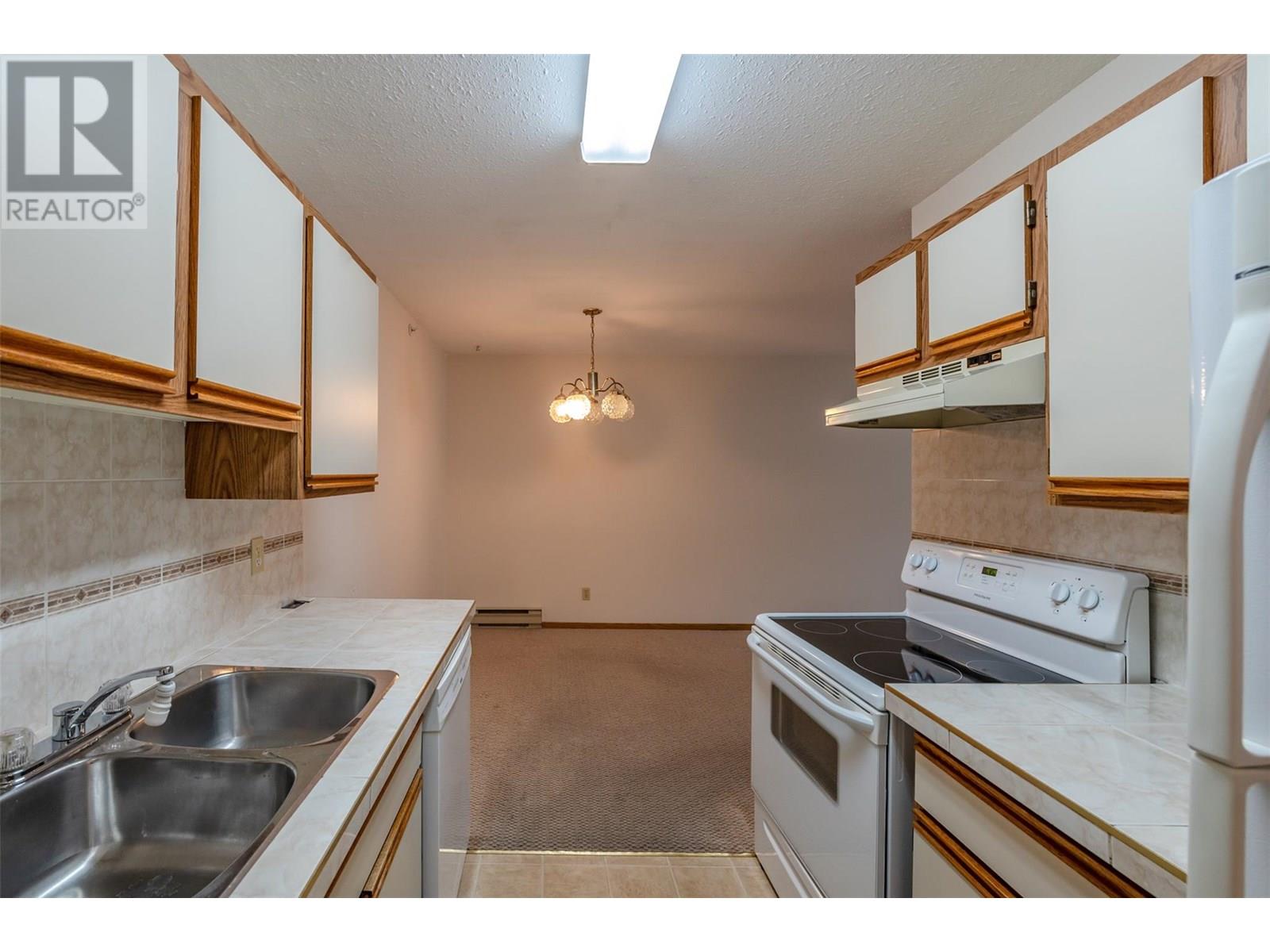 404 284 YORKTON Avenue, Penticton