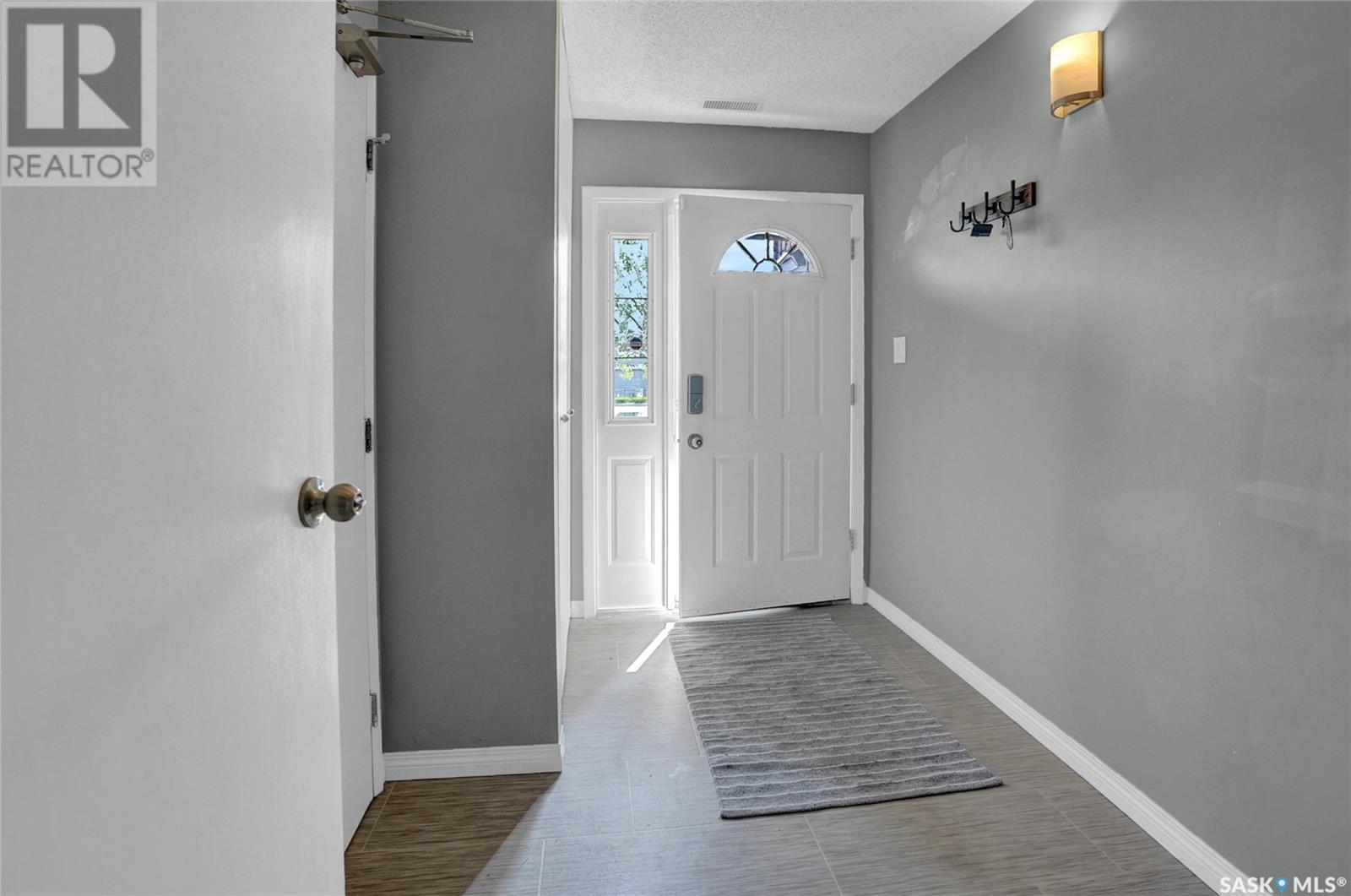 Single Family House for Sale in  Lockwood ROAD Regina 