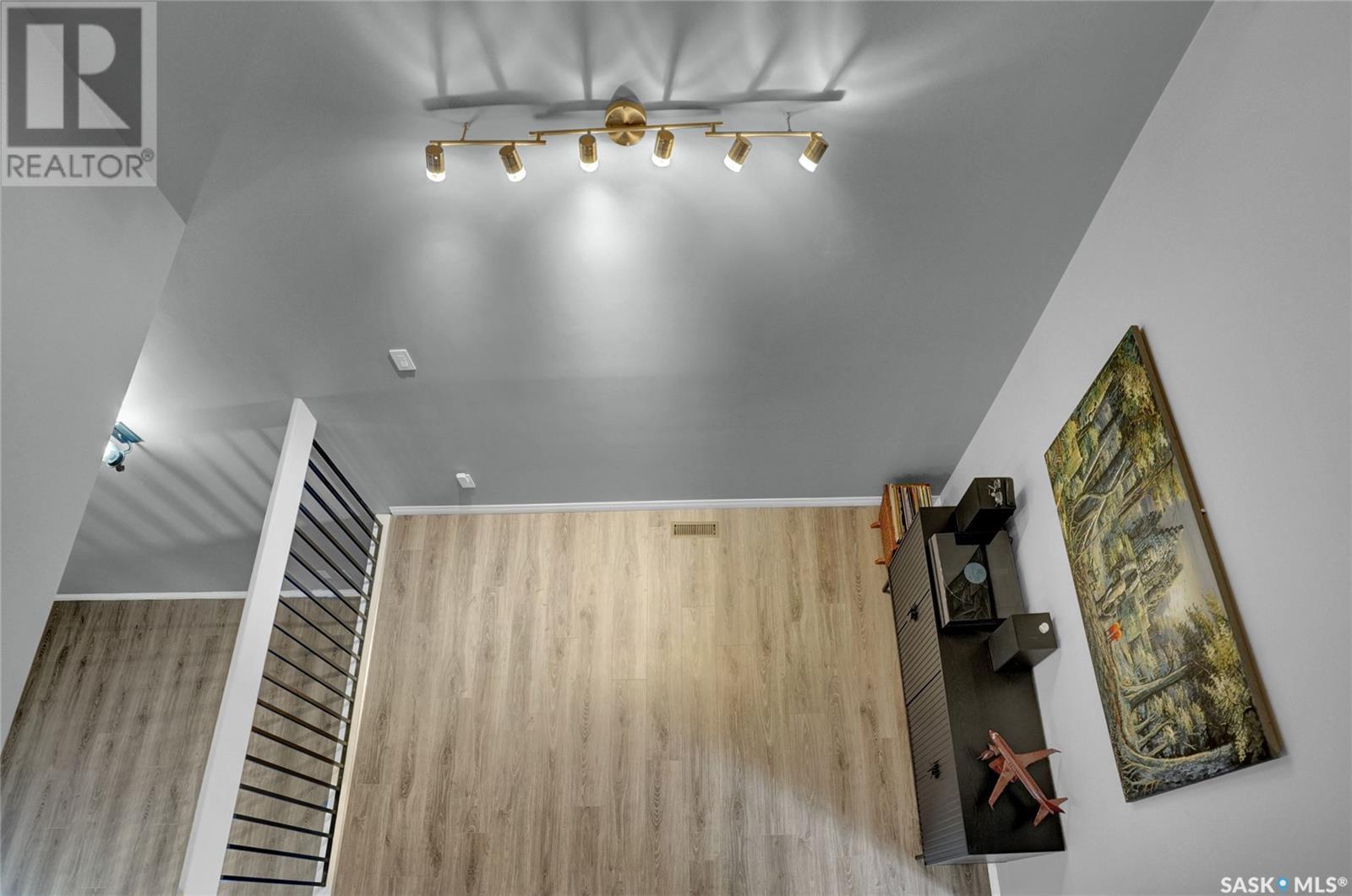 Single Family House for Sale in  Lockwood ROAD Regina 