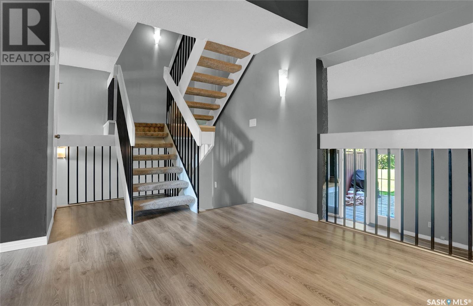 Single Family House for Sale in  Lockwood ROAD Regina 