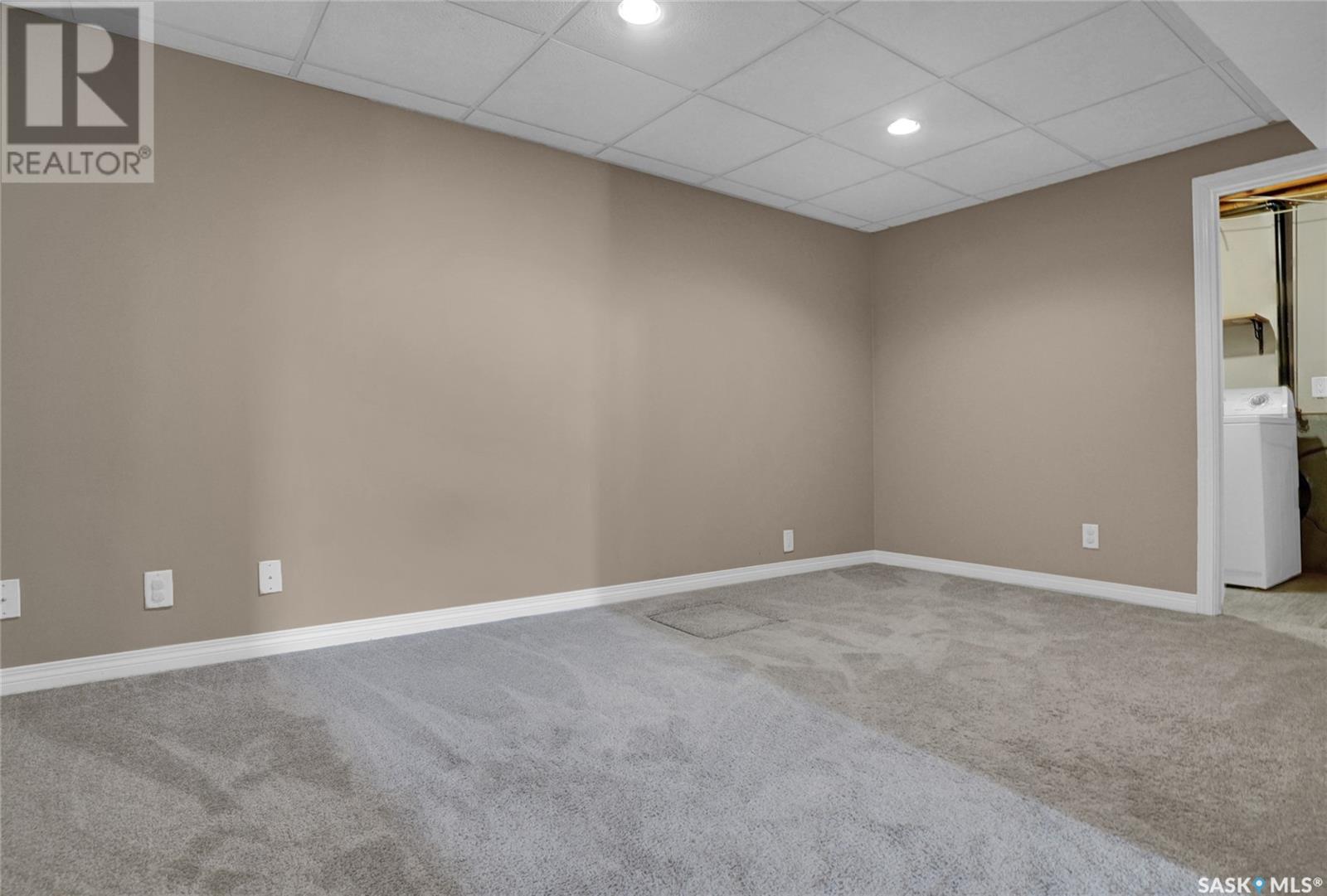 Single Family House for Sale in  Lockwood ROAD Regina 