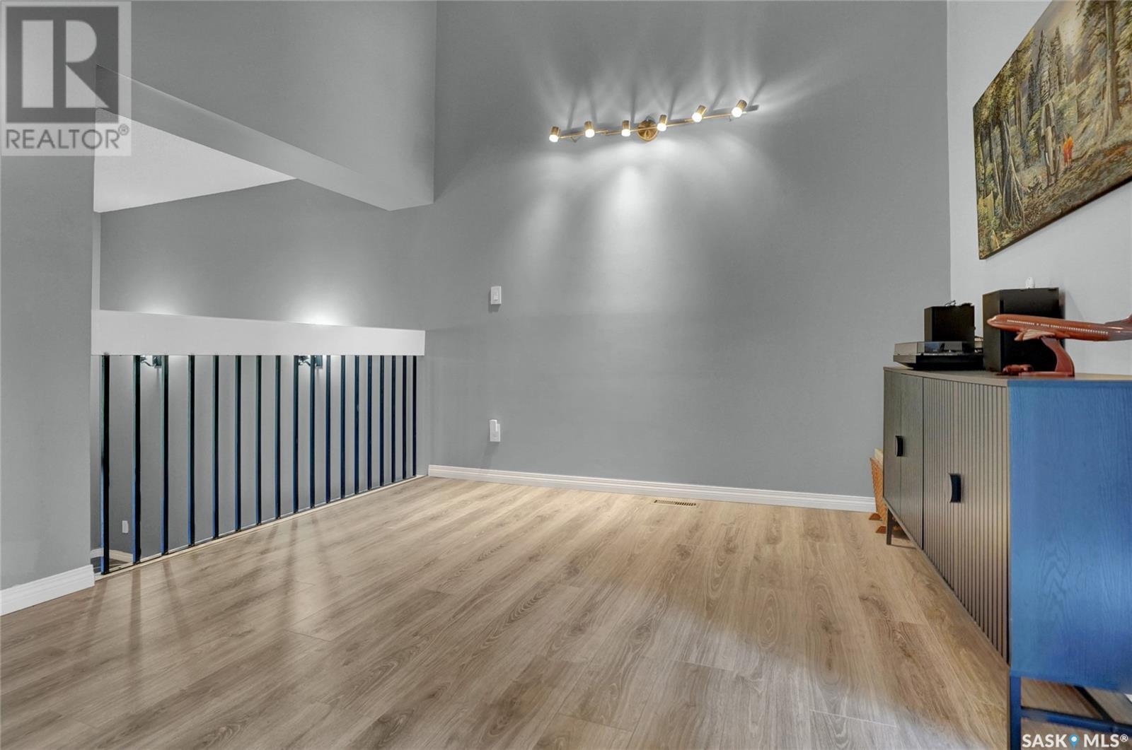 Single Family House for Sale in  Lockwood ROAD Regina 