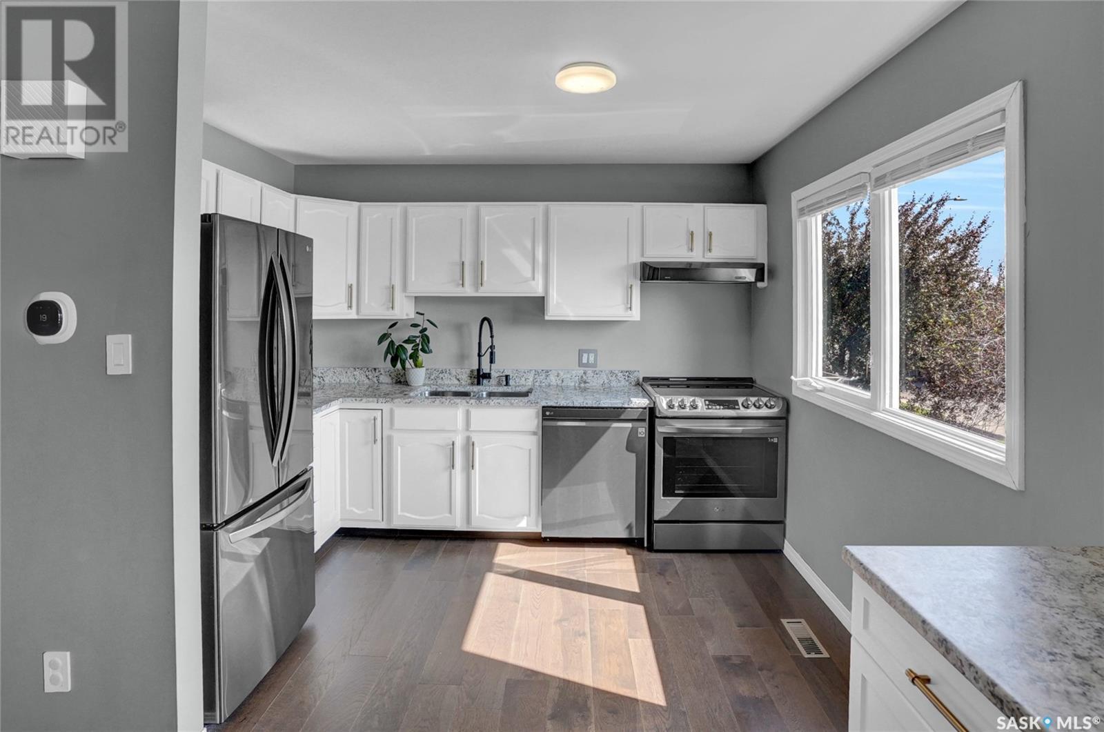 Single Family House for Sale in  Lockwood ROAD Regina 