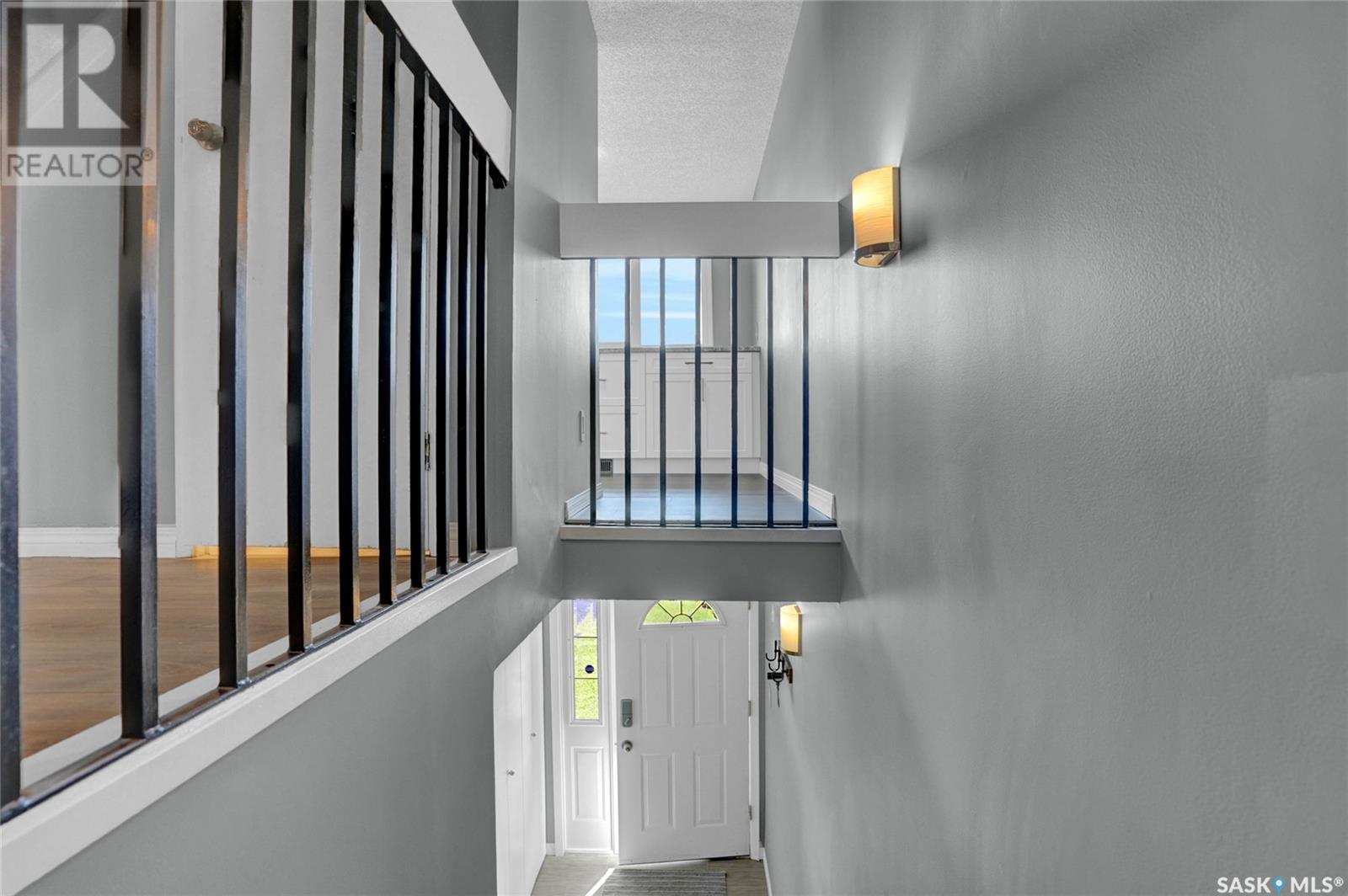 Single Family House for Sale in  Lockwood ROAD Regina 