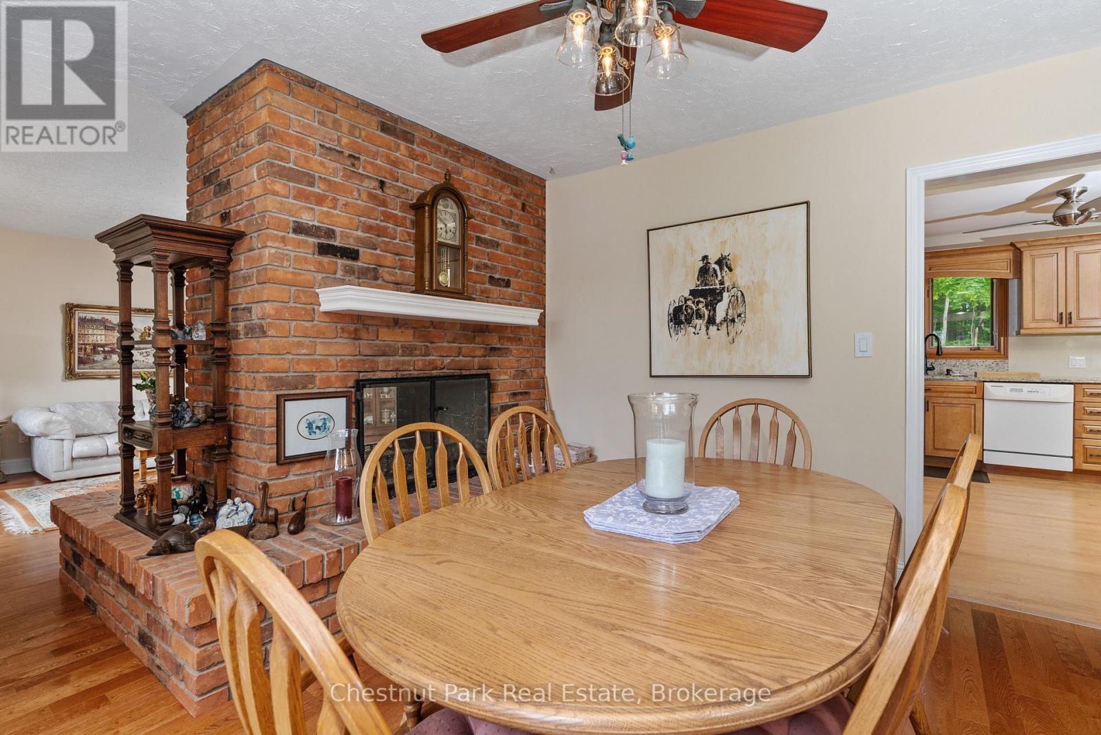 Photo 11 of 652 North Waseosa Lake Road, Huntsville ON