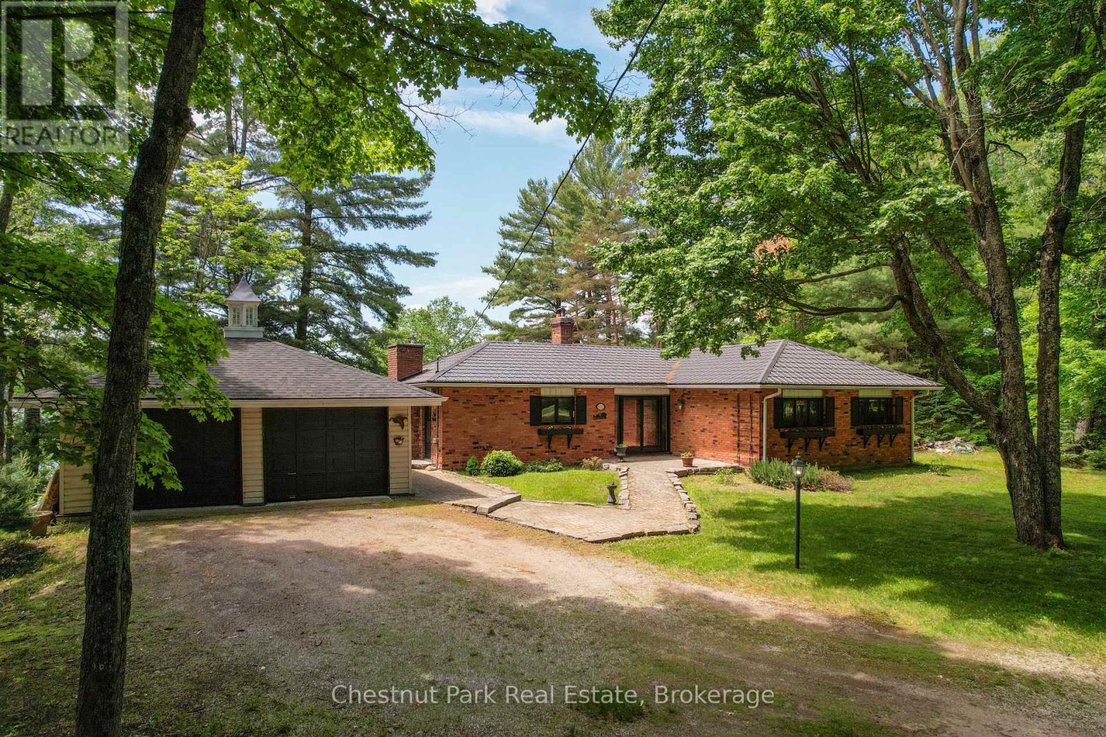 Photo 32 of 652 North Waseosa Lake Road, Huntsville ON