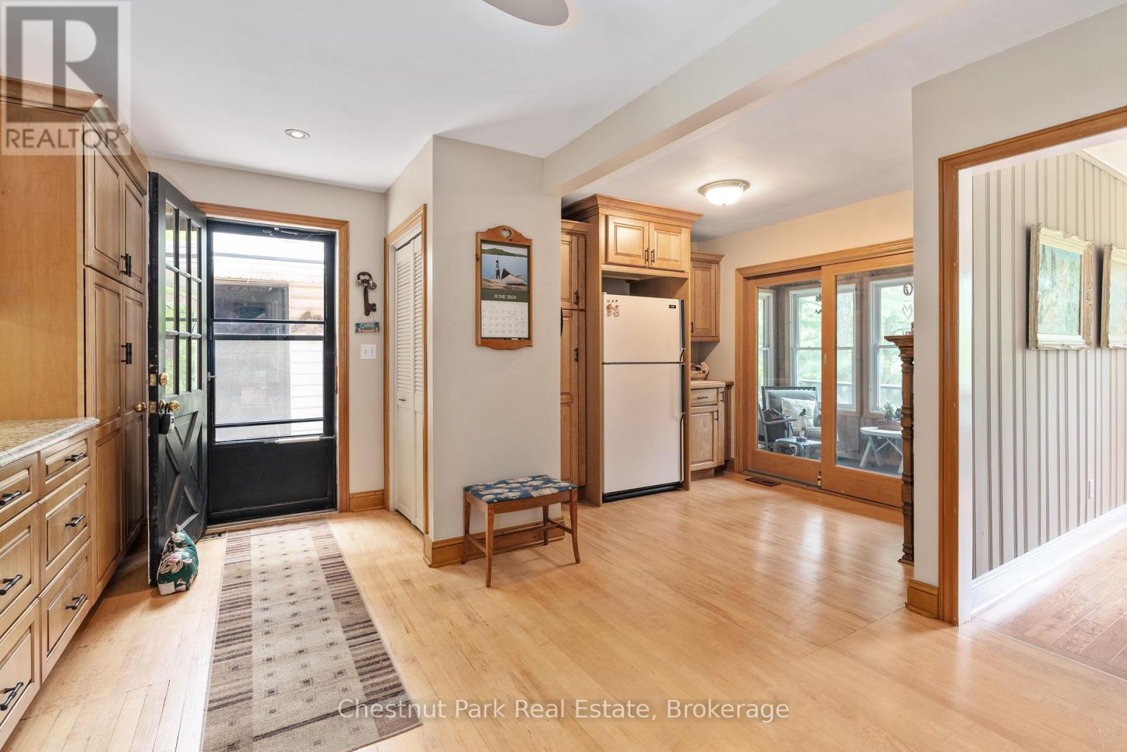 Photo 8 of 652 North Waseosa Lake Road, Huntsville ON