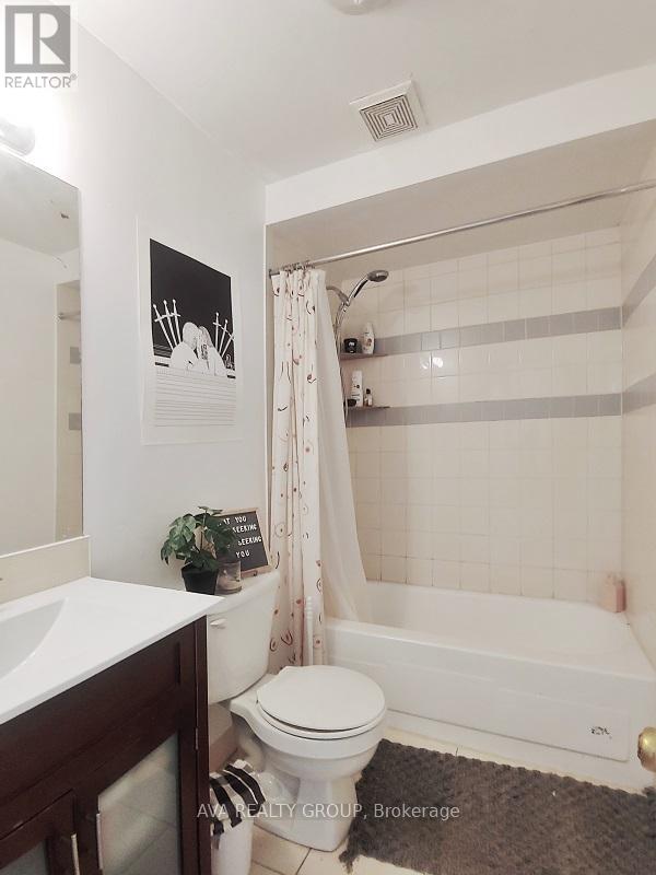 Photo 13 of 554 Highcroft Avenue, Ottawa ON