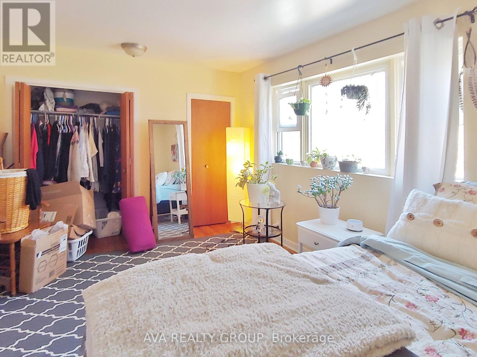 Photo 14 of 554 Highcroft Avenue, Ottawa ON