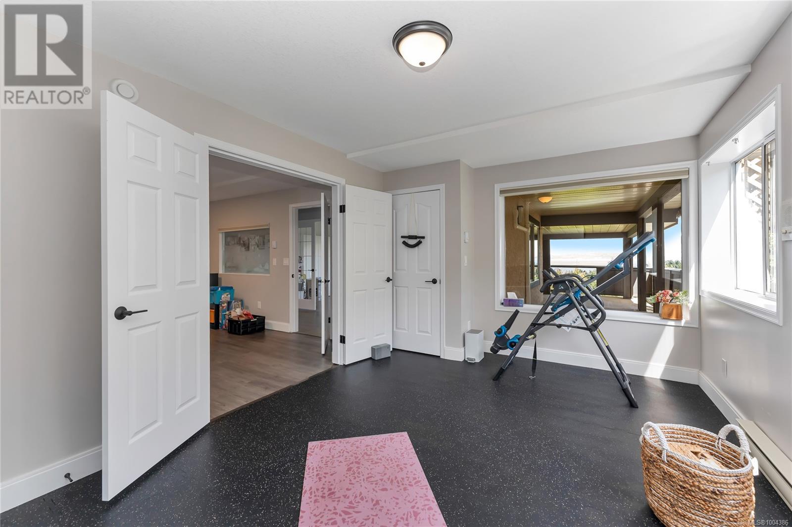 Photo 27 of 972 Seapearl Pl, Saanich BC