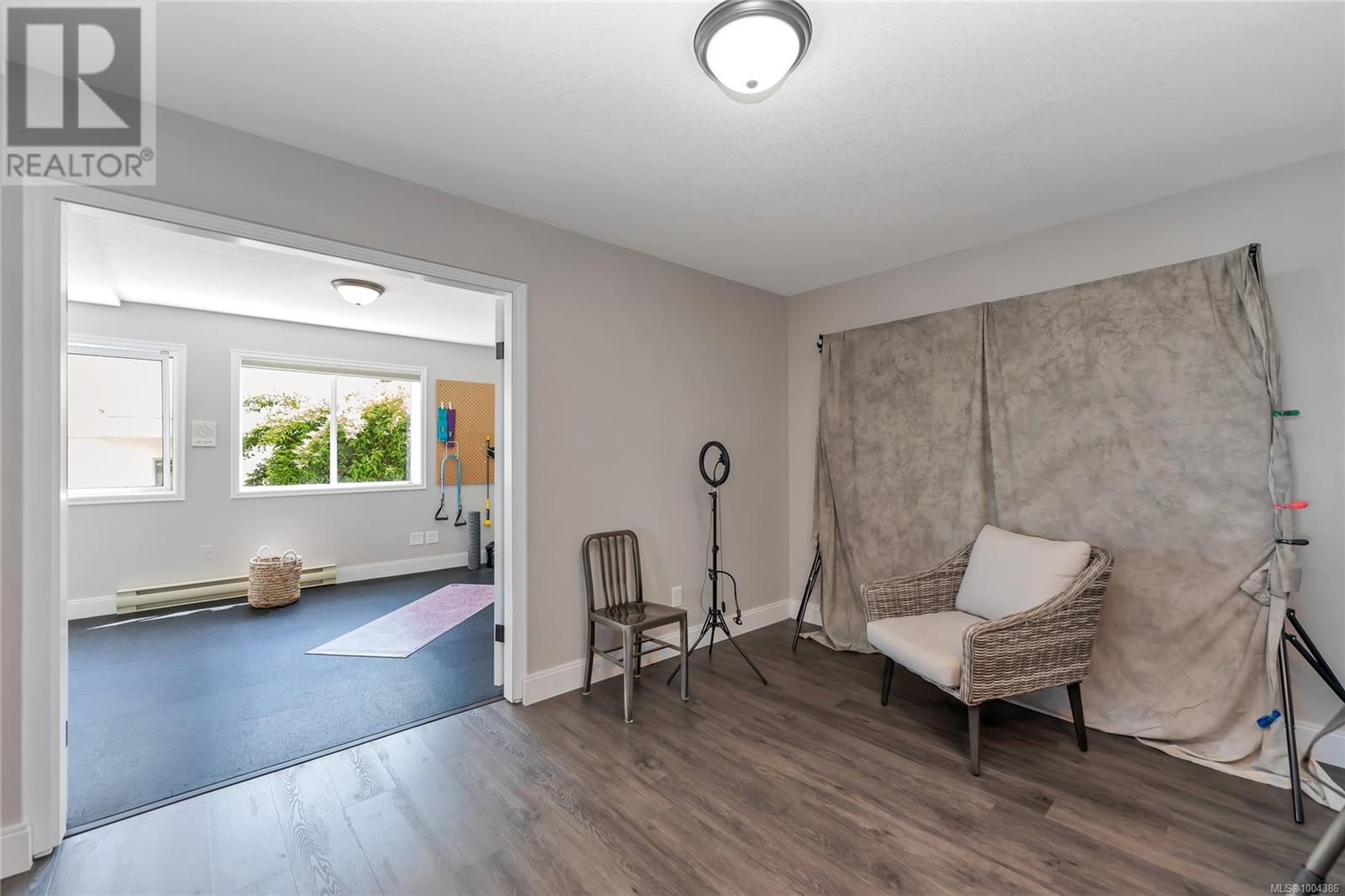 Photo 72 of 972 Seapearl Pl, Saanich BC