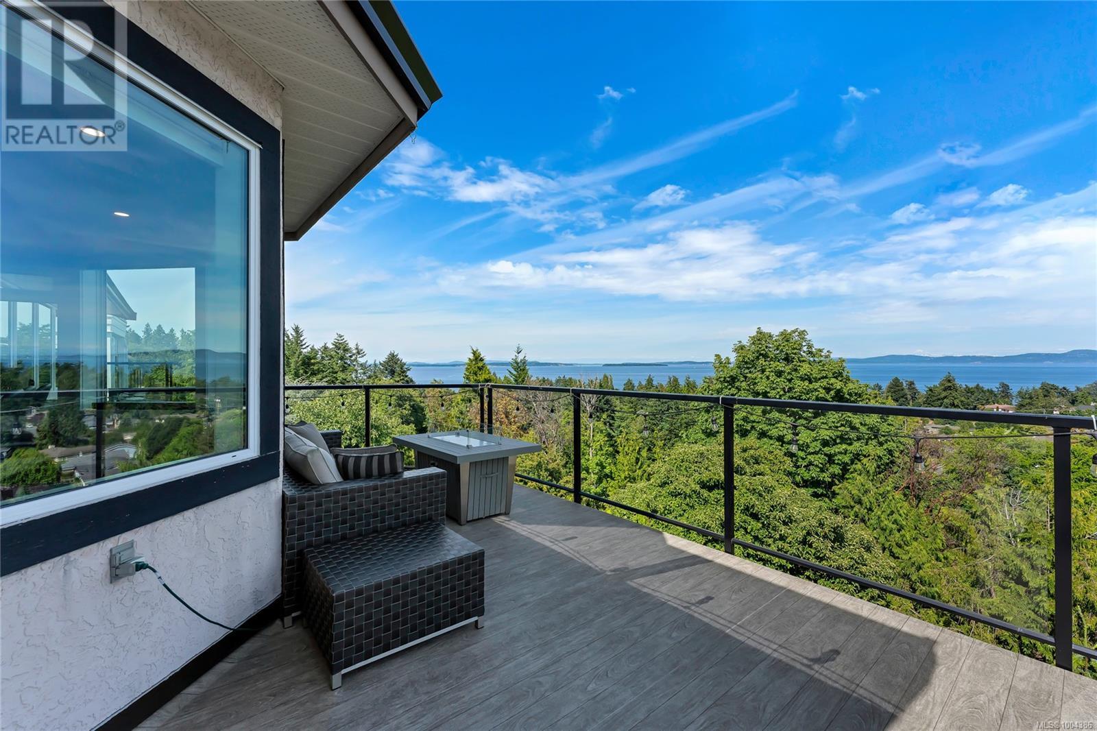 Photo 16 of 972 Seapearl Pl, Saanich BC