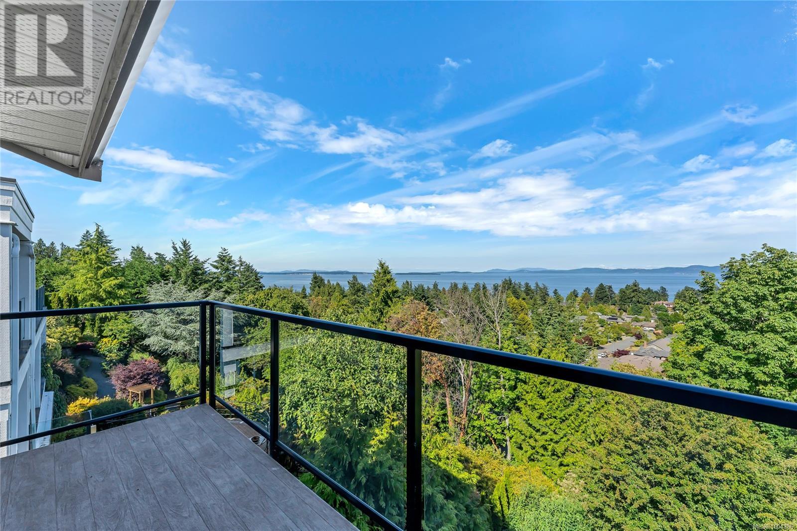 Photo 52 of 972 Seapearl Pl, Saanich BC