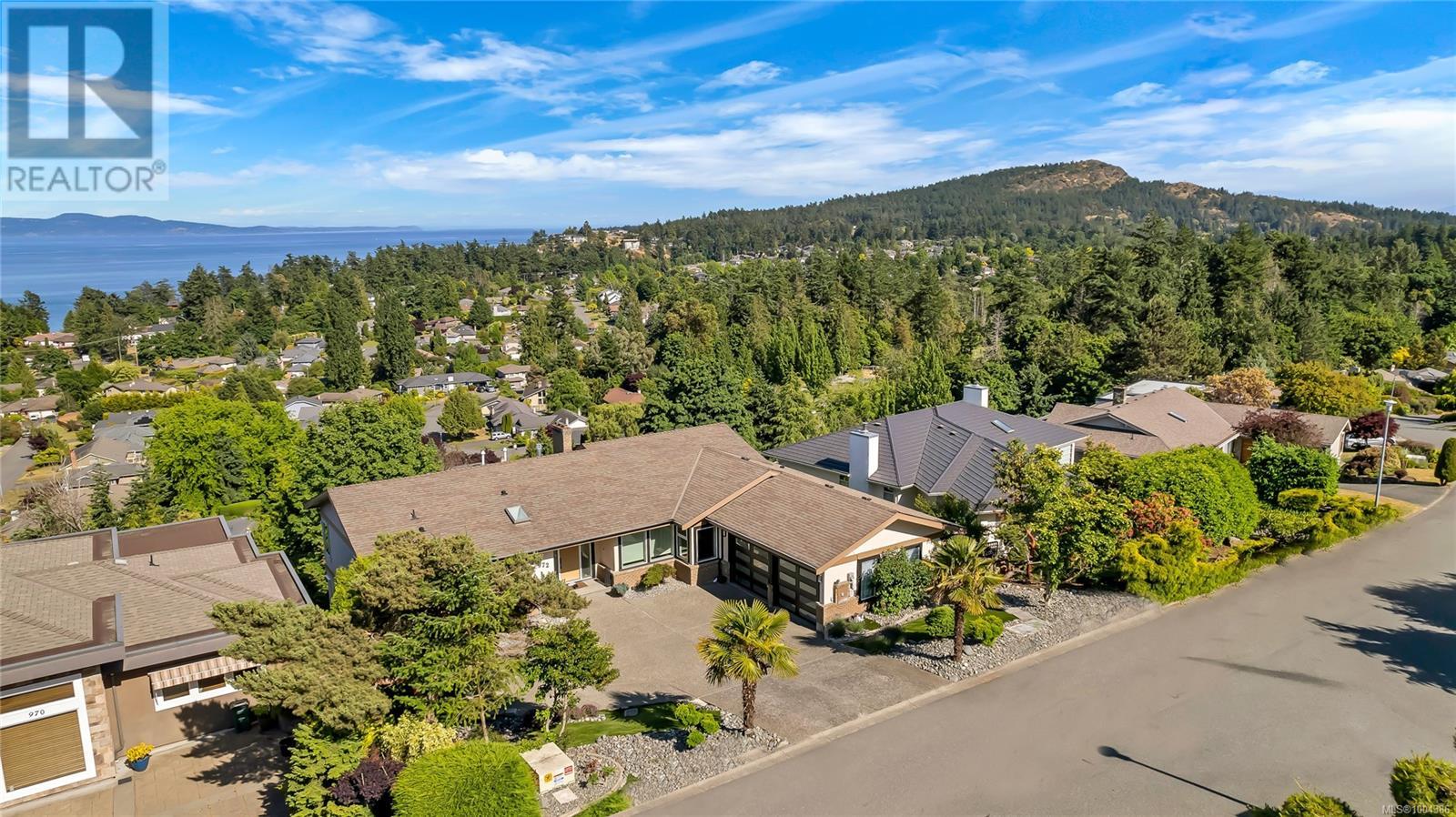 Photo 71 of 972 Seapearl Pl, Saanich BC