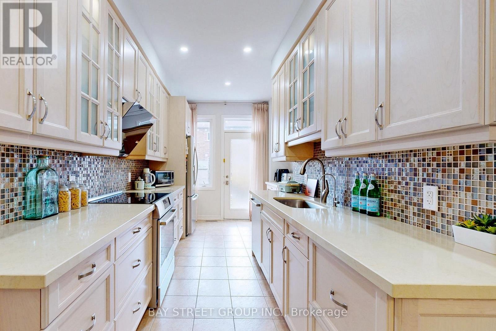 Single Family House for Sale in  ELIHOF DRIVE Vaughan (Patterson) 