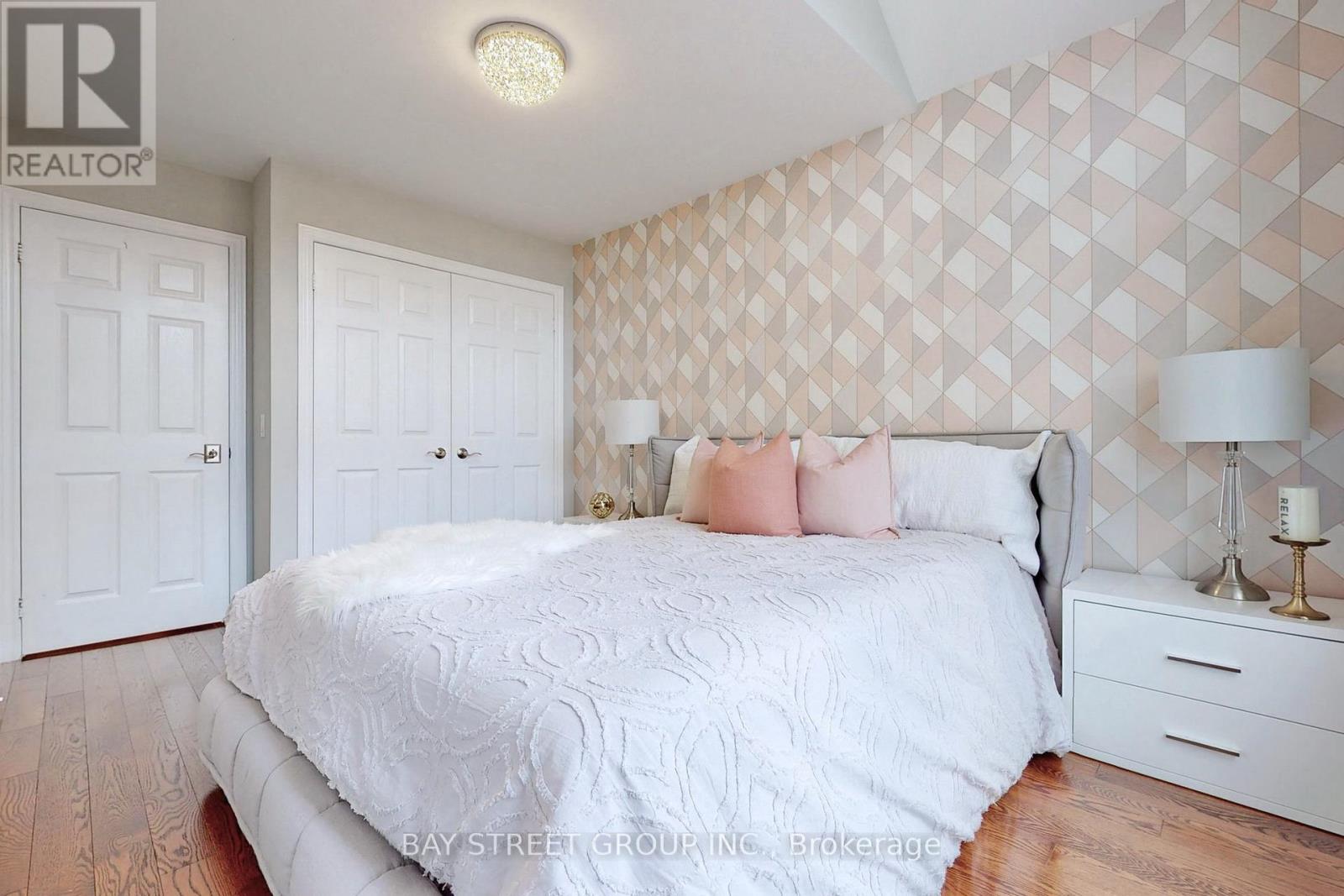 Single Family House for Sale in  ELIHOF DRIVE Vaughan (Patterson) 