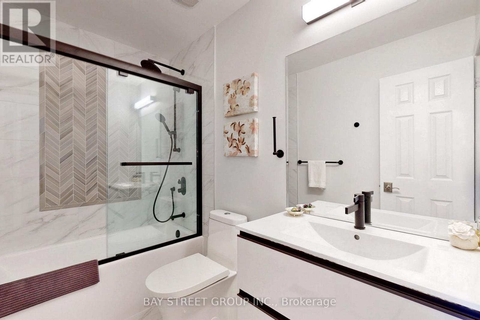 Single Family House for Sale in  ELIHOF DRIVE Vaughan (Patterson) 