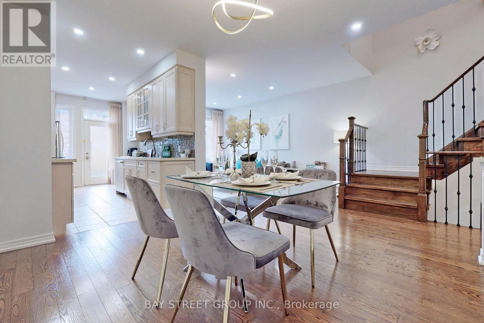 Single Family House for Sale in  ELIHOF DRIVE Vaughan (Patterson) 