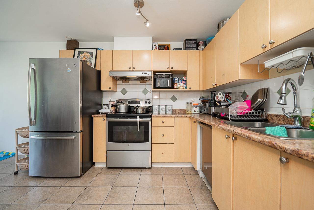 Photo 13 of 71 12110 75 A Avenue, Surrey BC