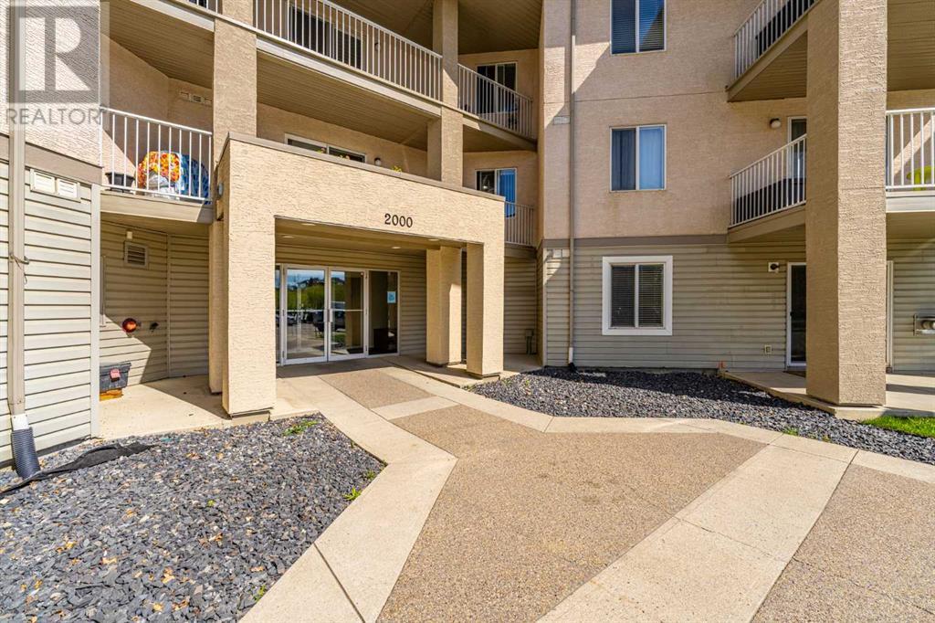 Single Family House for Sale in   Citadel Meadow Point NW Citadel Calgary 