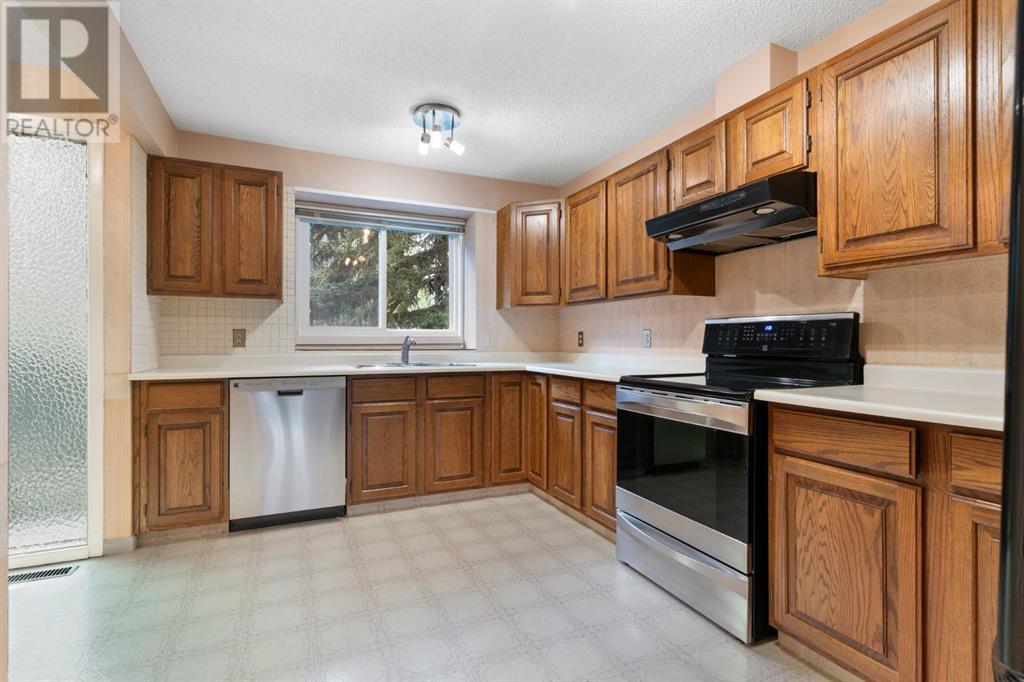 Single Family House for Sale in   Ranch Estates Place NW Ranchlands Calgary 