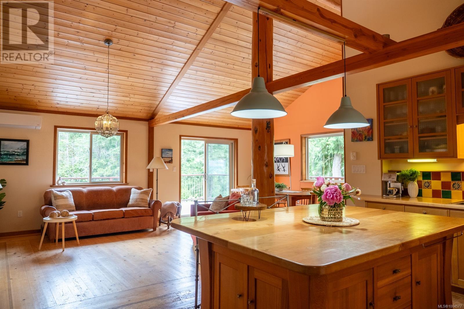 5574 Hooson Rd, Pender Island