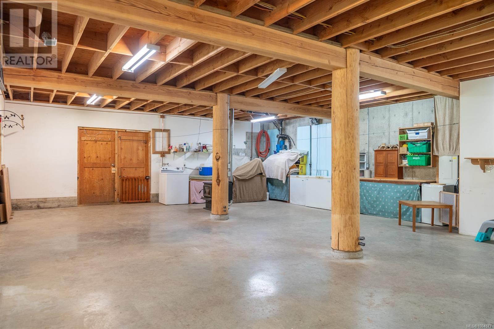 5574 Hooson Rd, Pender Island