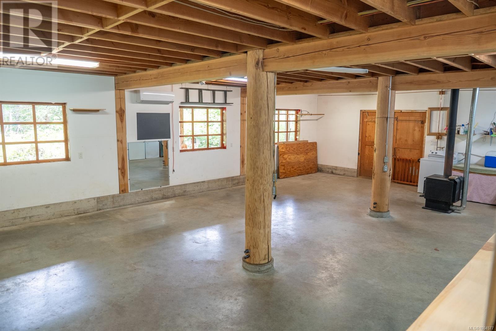 5574 Hooson Rd, Pender Island