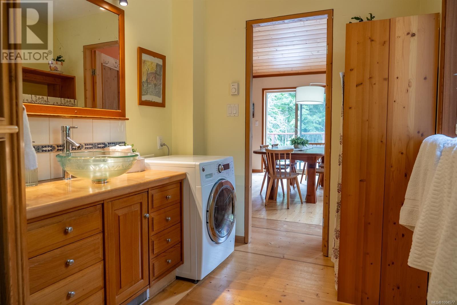 5574 Hooson Rd, Pender Island