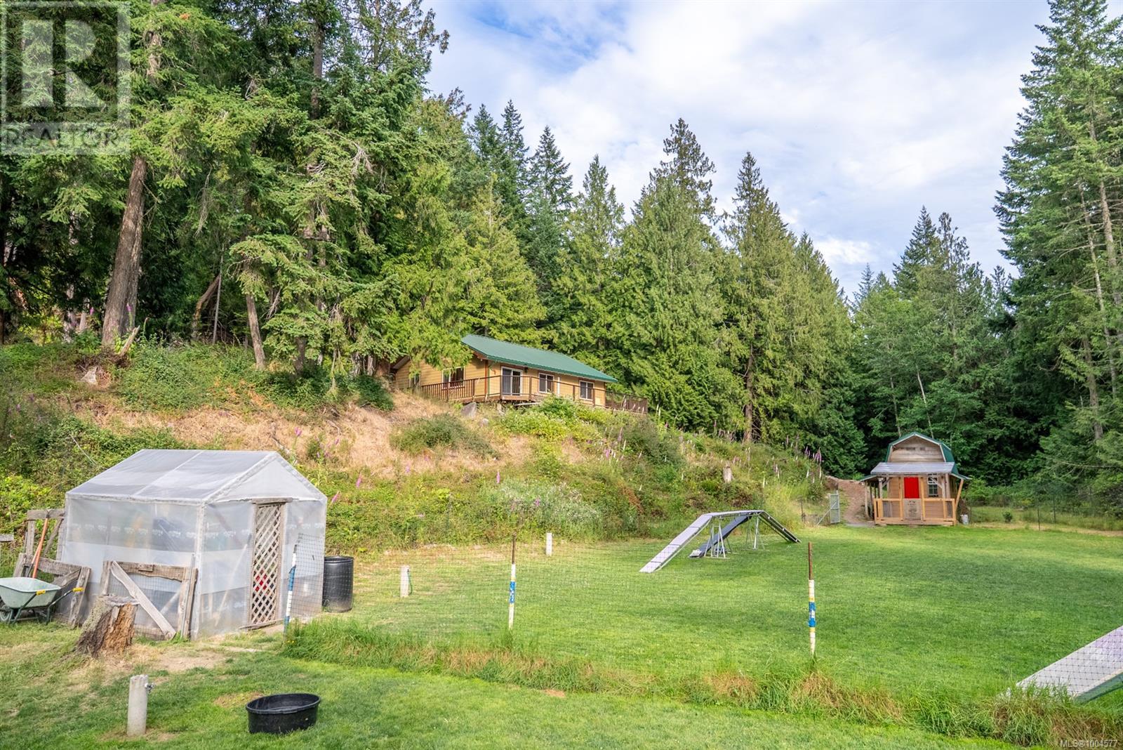 5574 Hooson Rd, Pender Island