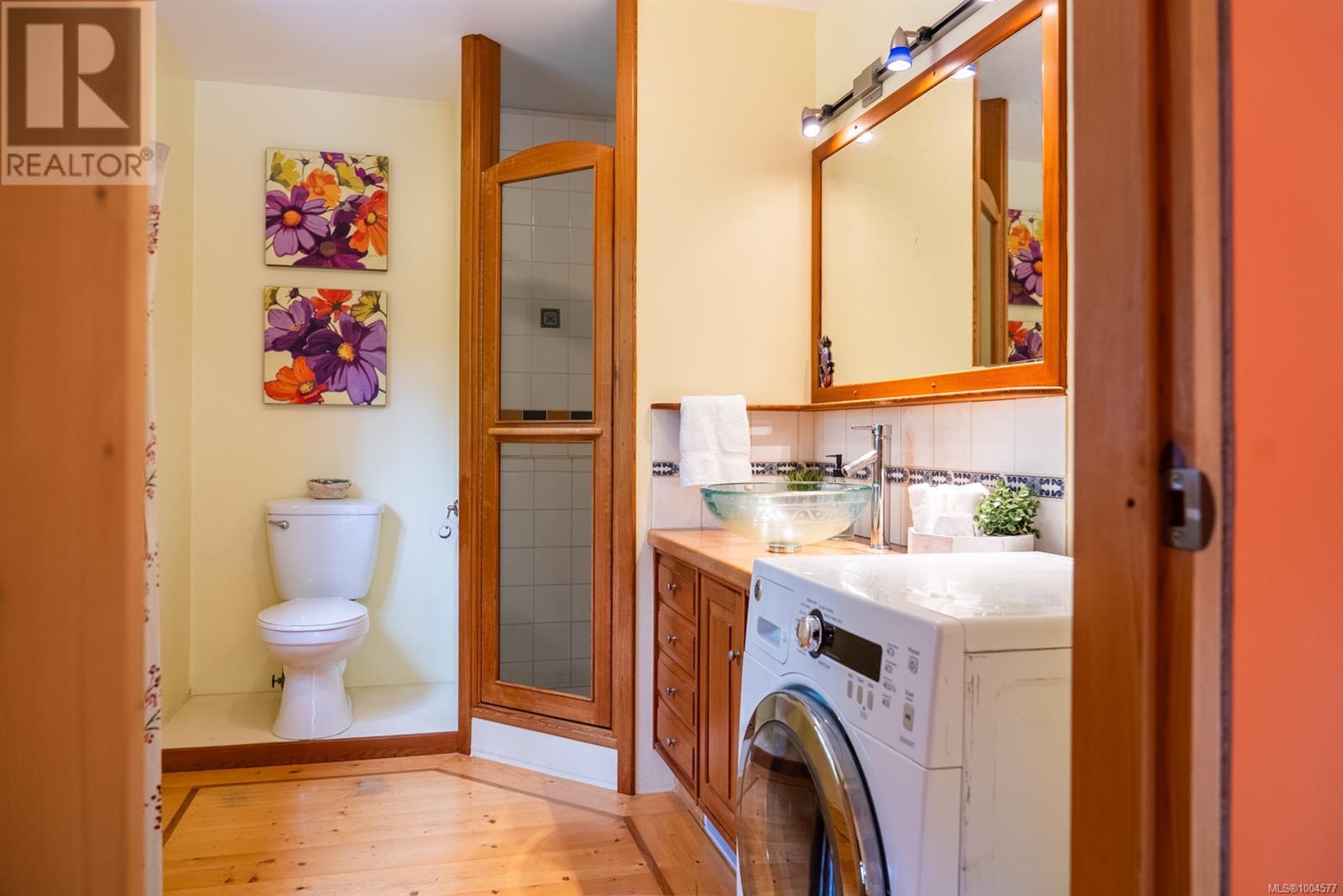 5574 Hooson Rd, Pender Island