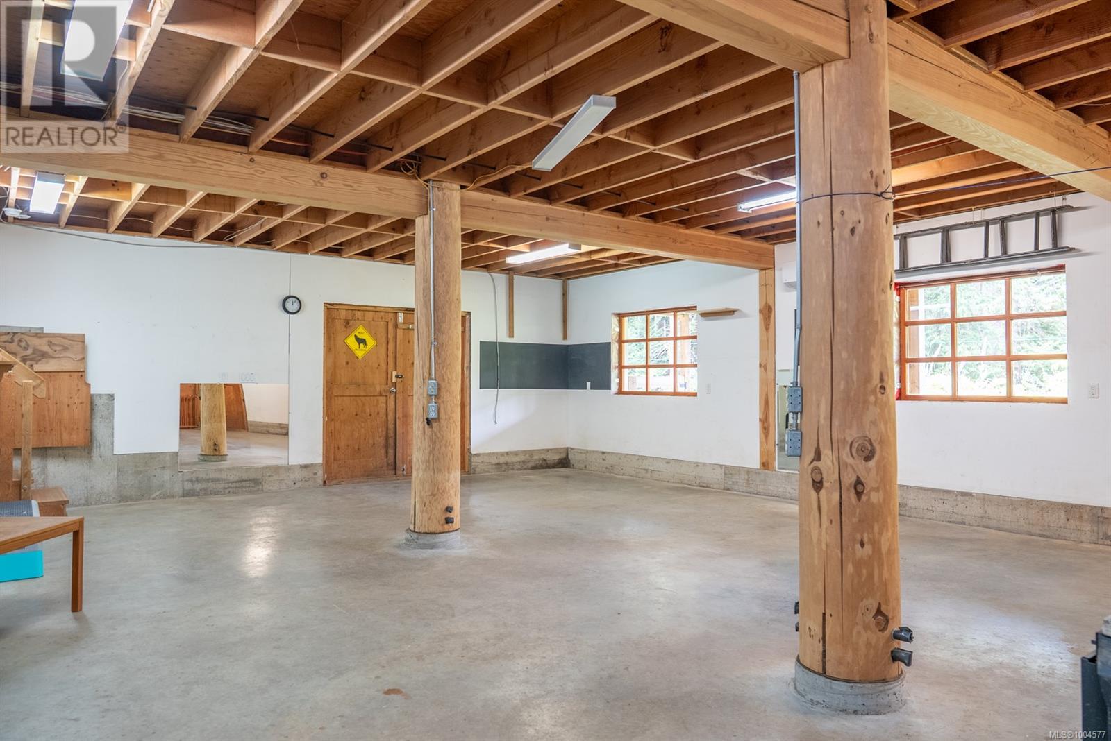5574 Hooson Rd, Pender Island