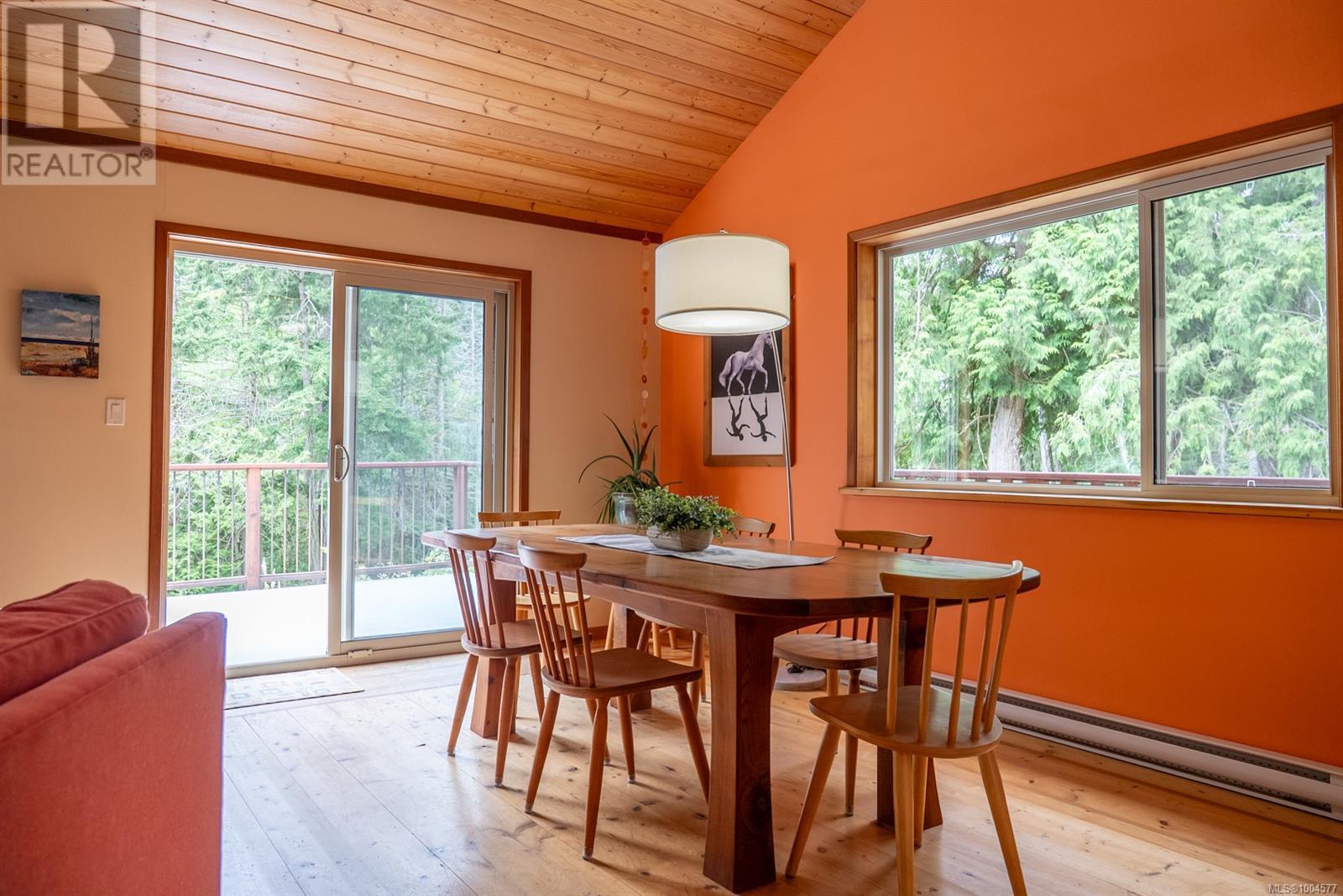 5574 Hooson Rd, Pender Island