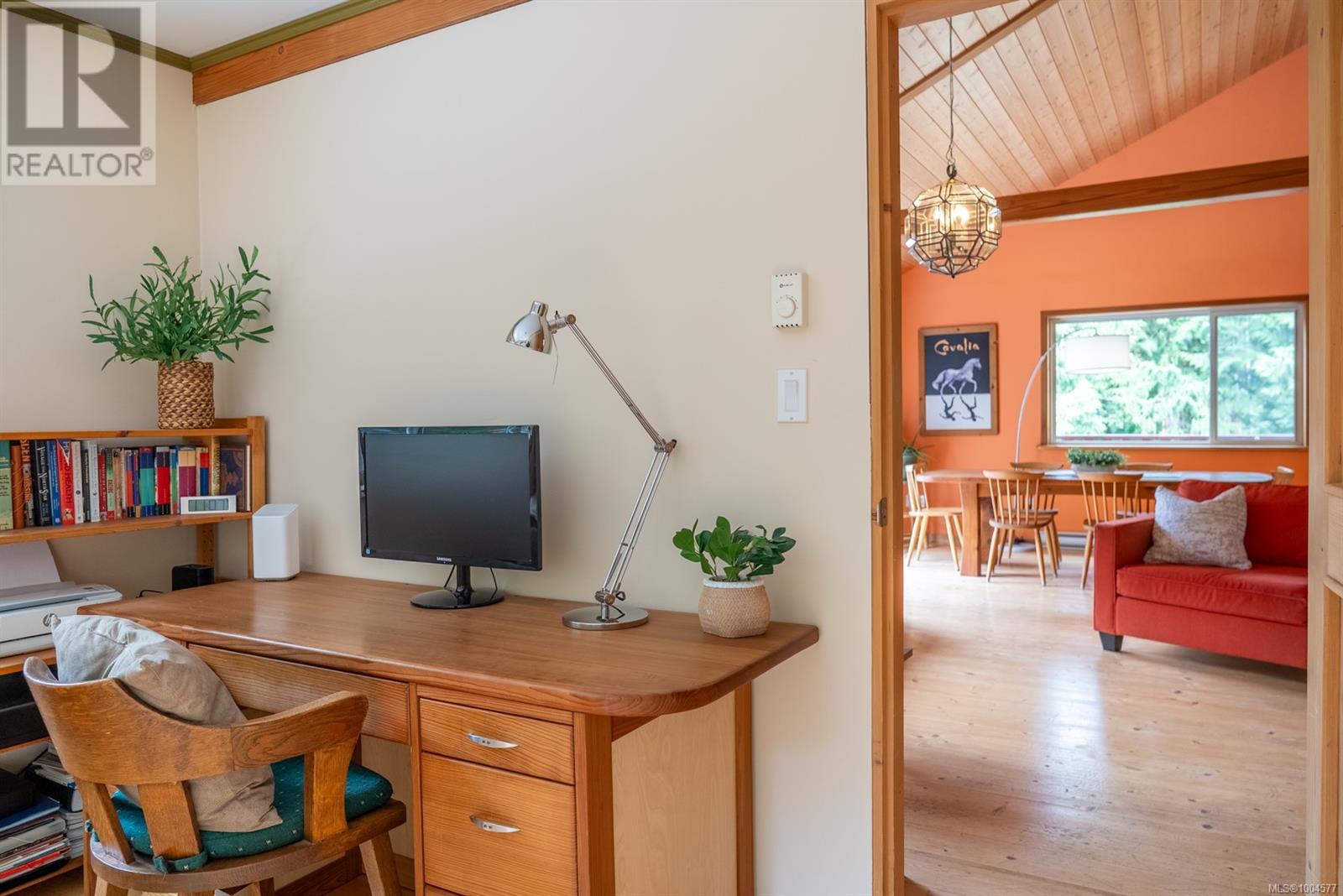 5574 Hooson Rd, Pender Island