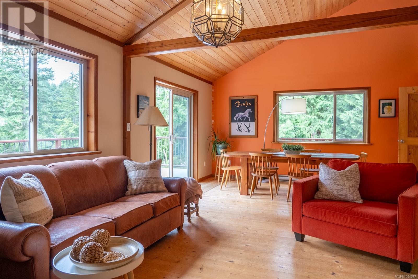 5574 Hooson Rd, Pender Island