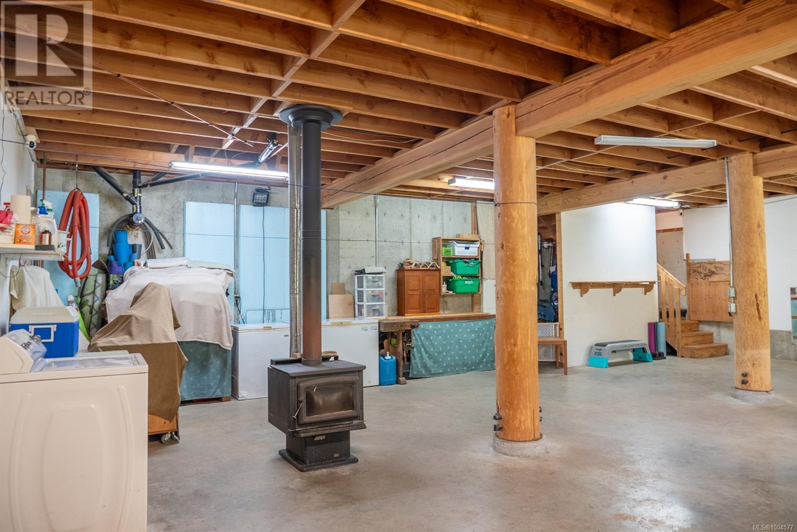5574 Hooson Rd, Pender Island