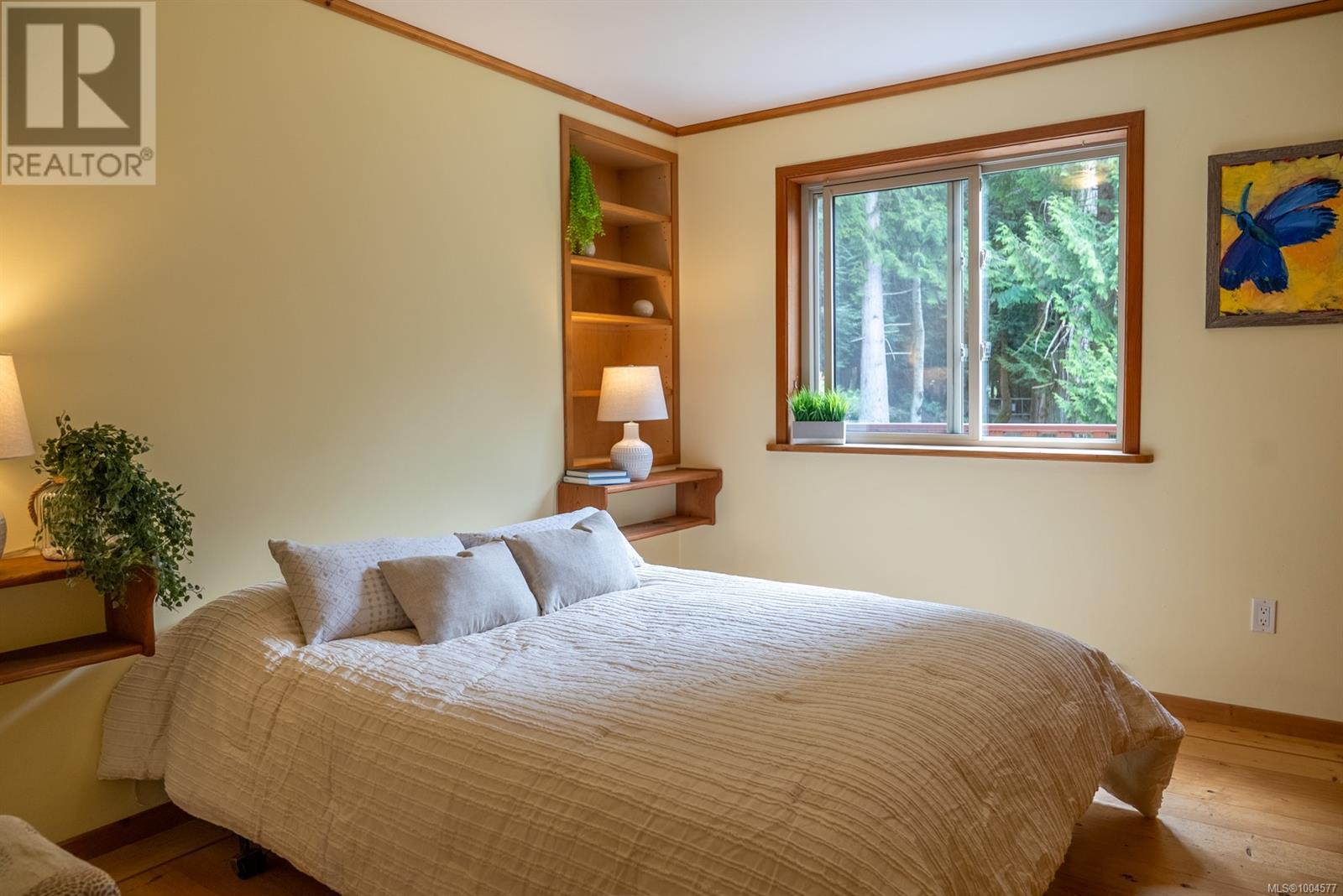 5574 Hooson Rd, Pender Island