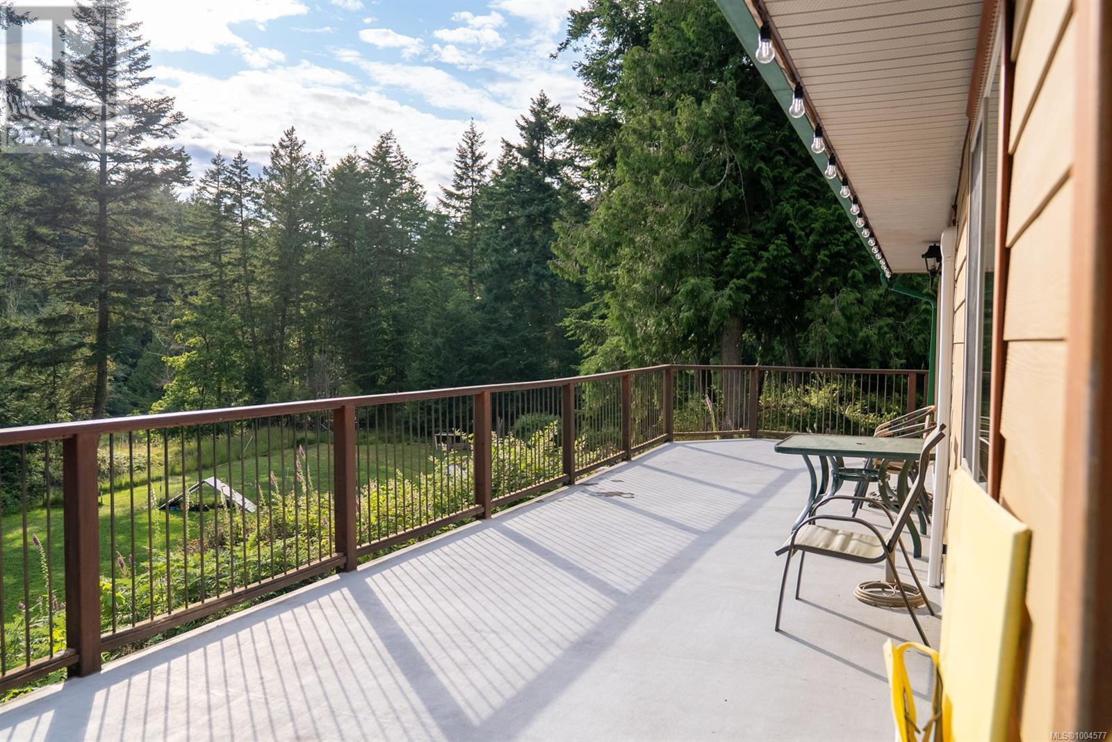 5574 Hooson Rd, Pender Island
