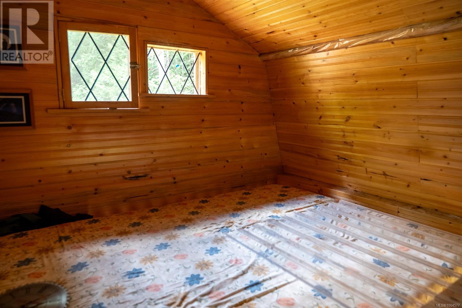 5574 Hooson Rd, Pender Island