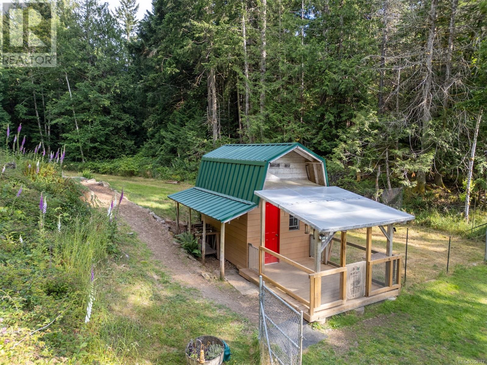 5574 Hooson Rd, Pender Island
