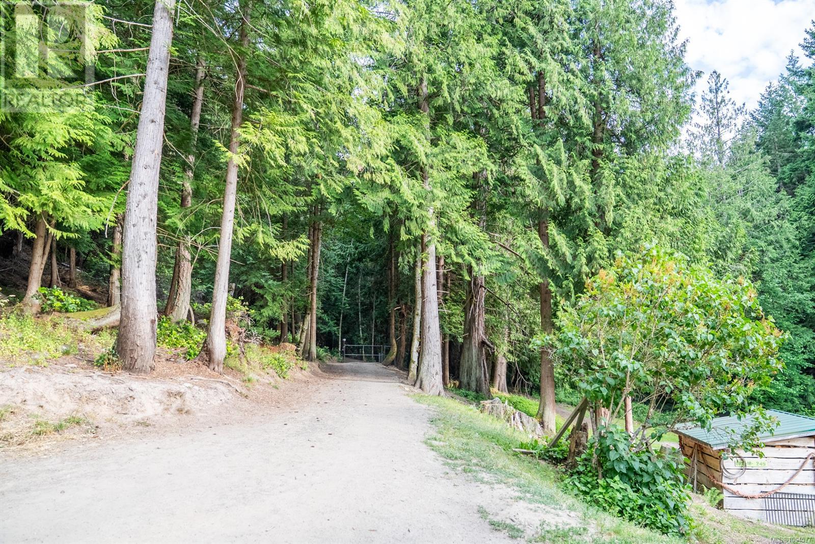 5574 Hooson Rd, Pender Island