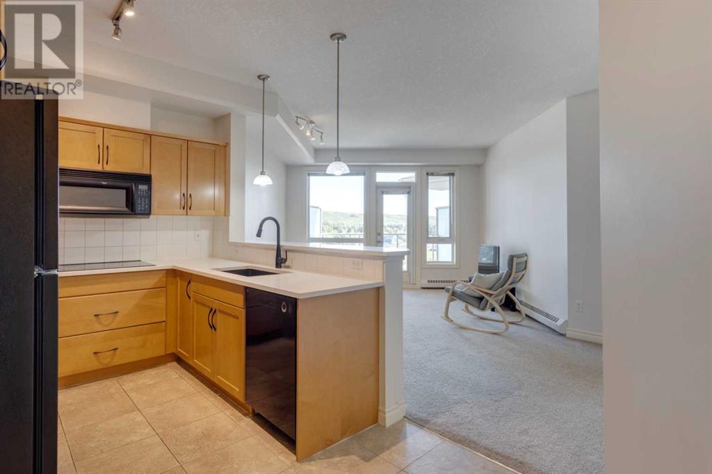 Single Family House for Sale in    Avenue NW Varsity Calgary 