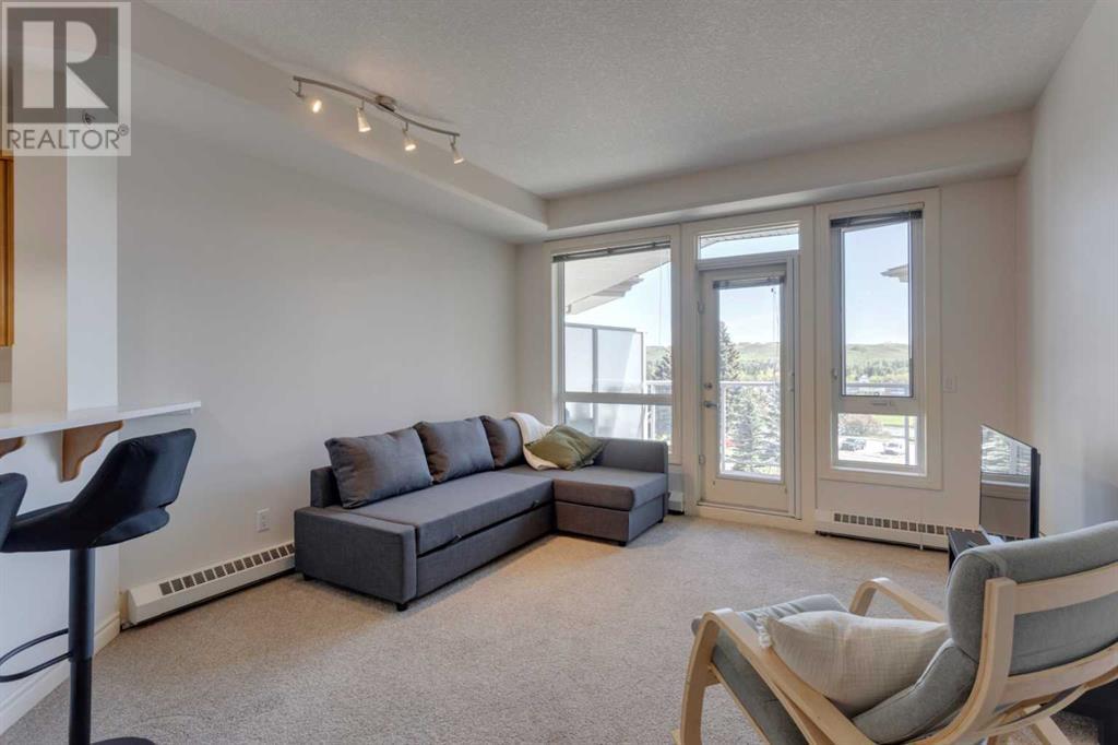 Single Family House for Sale in    Avenue NW Varsity Calgary 