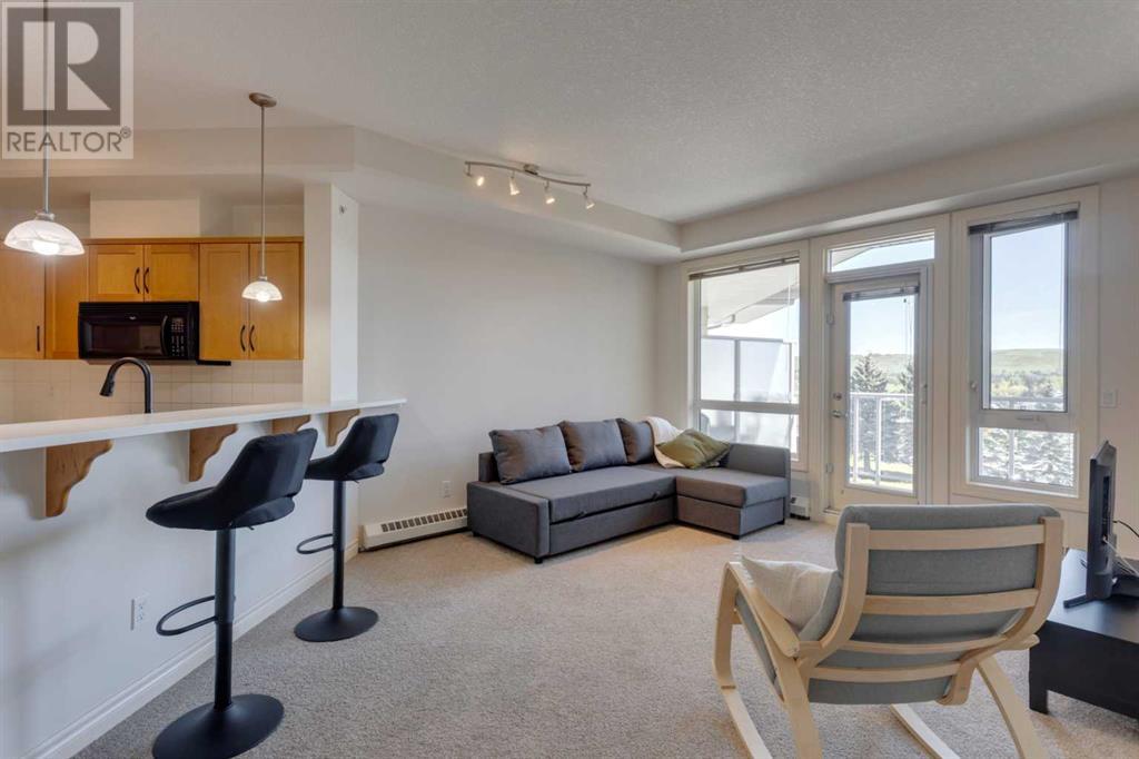 Single Family House for Sale in    Avenue NW Varsity Calgary 