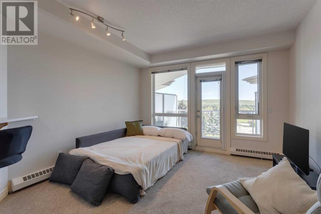 Single Family House for Sale in    Avenue NW Varsity Calgary 